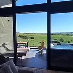 La 77 & Hindi Villa