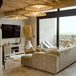 Villa La 77 & Hindi *