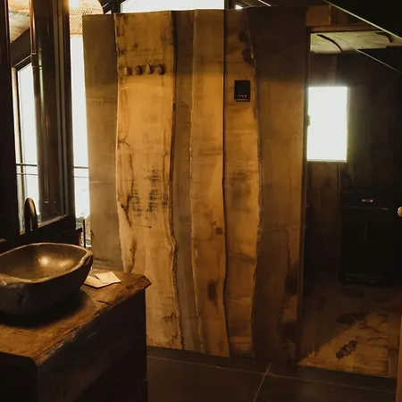 La 77 & Hindi Fauvillers