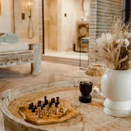 La 77 & Hindi Fauvillers