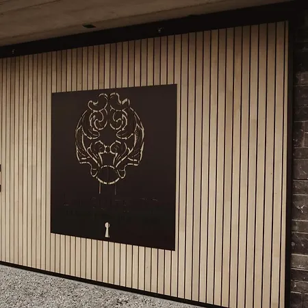 La 77 & Hindi Fauvillers